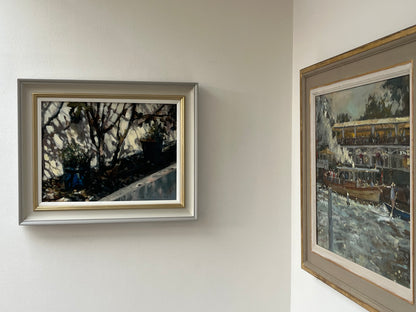 Blue Garden Pot, Strong Sunlight