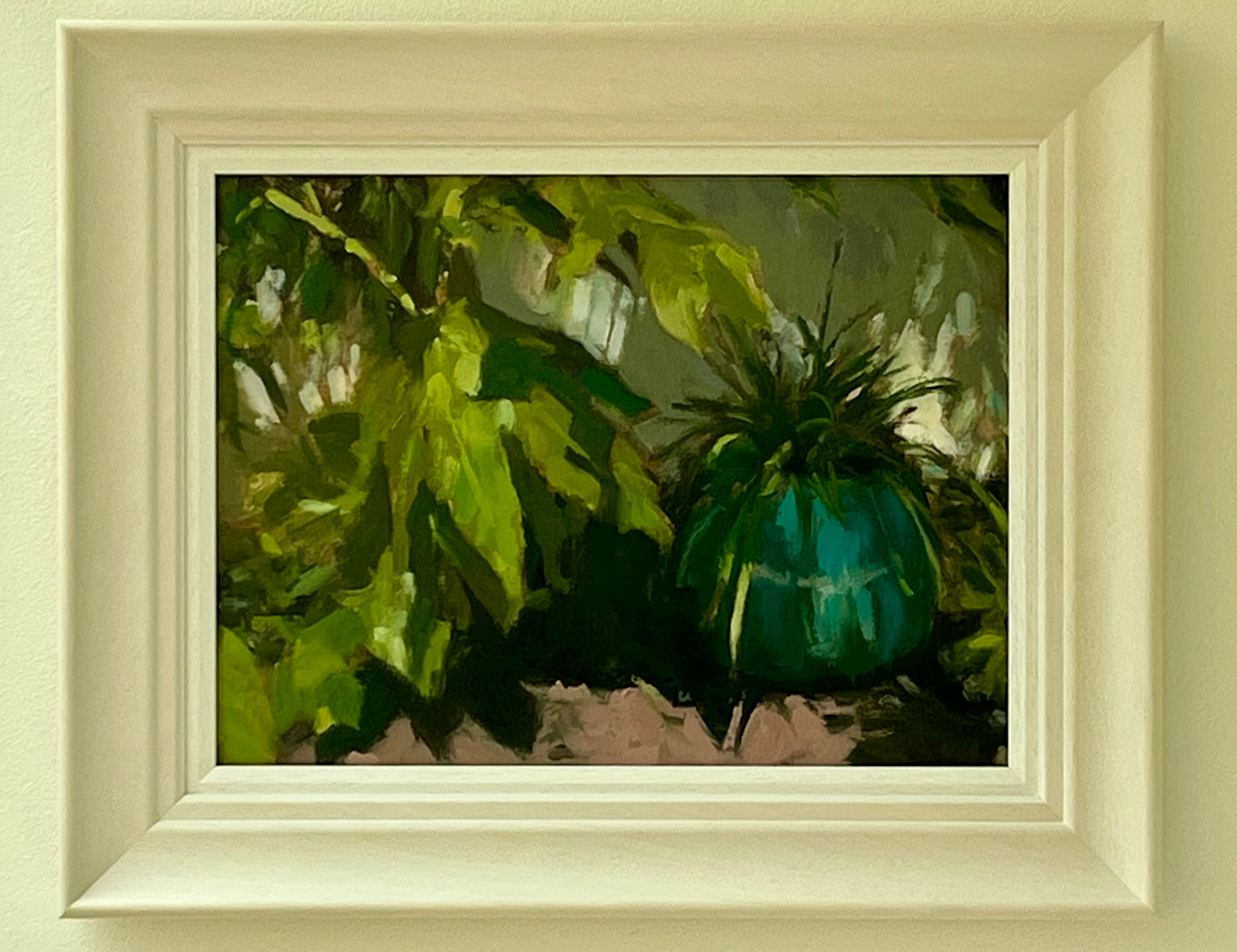 Green Garden Pot, Strong Sunlight